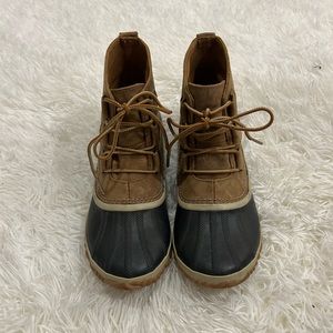 Sorel size 9 ankle boot